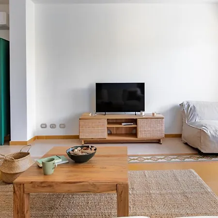 Verdemare, A Parcheggio Privato E Splendido Giardino Nyaraló
