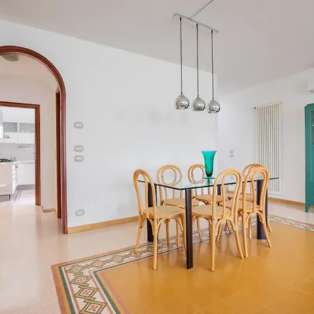 Verdemare, A Parcheggio Privato E Splendido Giardino Nyaraló Viareggio